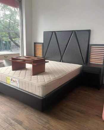 Pia Queen Bed